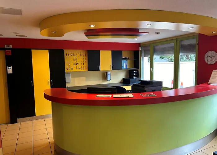 Hotel Arc-en-ciel 2*