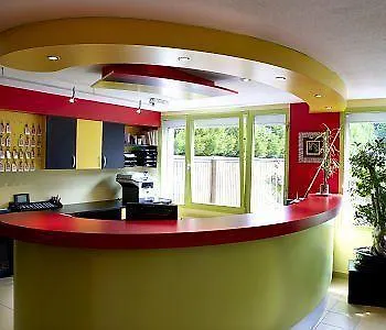 Arc-en-ciel Hotel 2*